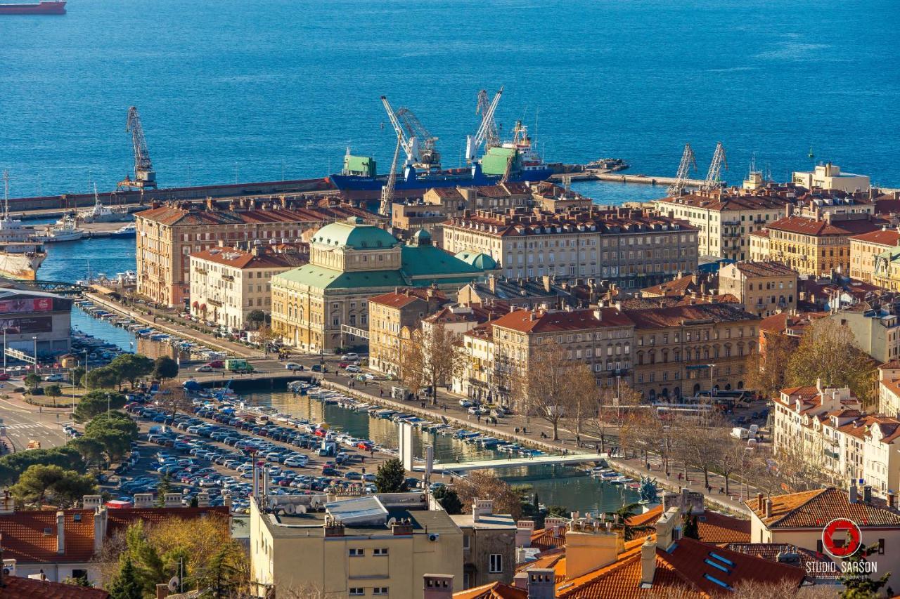 Deluxe Ploech Hotel Rijeka Exterior photo